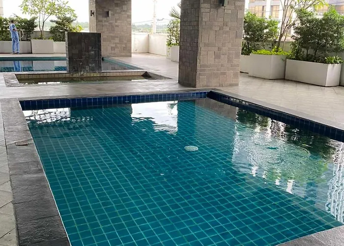 Apartment Penthouse Loft Unit With Balcony Unit 3314