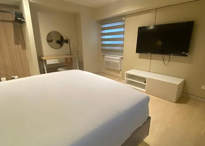 Penthouse Loft Unit With Balcony Unit 3314 Apartment Manila