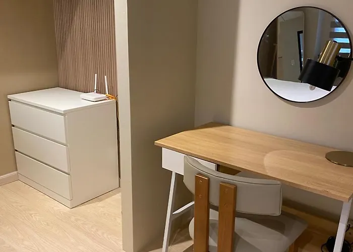 Penthouse Loft Unit With Balcony Unit 3314 Apartment *